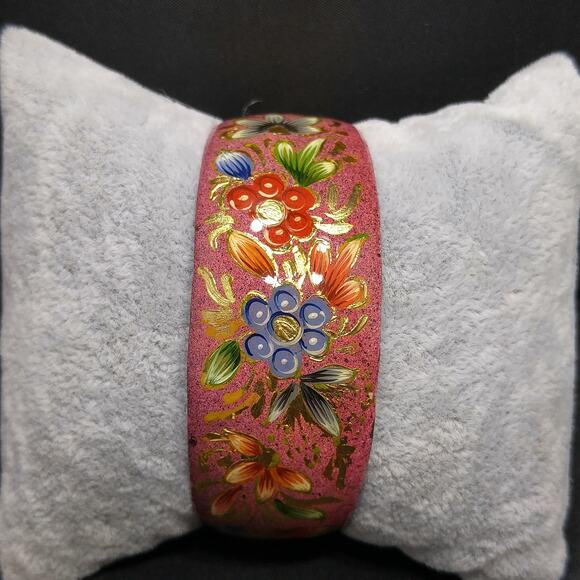 Vintage Floral Enamel Over Copper Cuff Bracelet , Floral Design Gold Trim, 1960 - Picture 9 of 10
